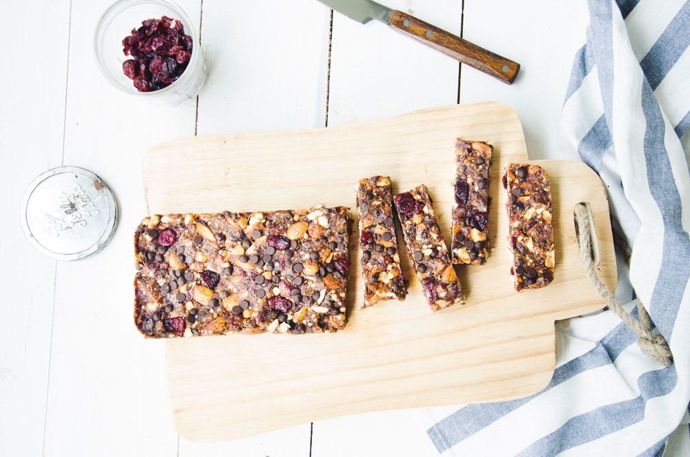 barres énergétiques avec cannerberges et amandes