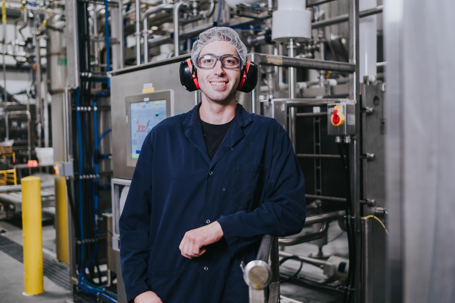 Employee in a Fruit d'Or facility